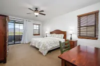 Overlooks Golf Course a 2-bedroom condo in gated community, Carefree - Wi-Fi