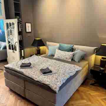 Benedict design apartment | Luxury, style & workspace Rooms