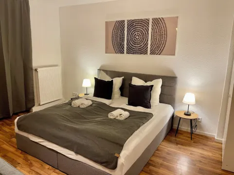 Raha - Premium Ferienwohnung - Garten - Mercedes und Marien KH -vollausstattung