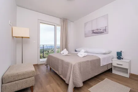 Peaceful Sea-View Villa Near Dubrovnik – Perfect for Families & Groups