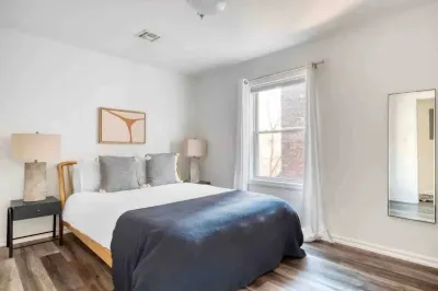 15 minutes from NYC with Onsite parking and Washer+Dryer GED TESTING CENTER 주변 호텔