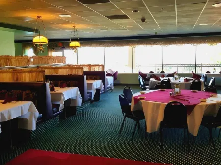 Longstreet Inn & Casino