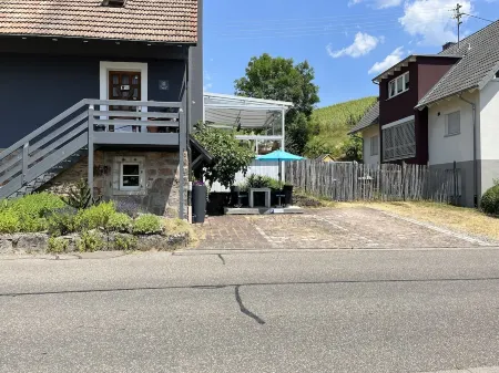 Stilvolles Appartment in Durbach - Wandern - 30 min Strasbourg- Hundefreundlich Отели в г. Дурбах