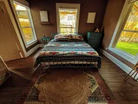 1700ft Gamers Nest 3 Bedroom 2 Bath 2 Kings 2 Queens and a Full!  Bomb Backyard!