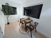 House of Flair: Modern Art Haven