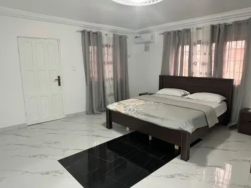 Charming 2-bedroom Ocean View Apartment with Wi-Fi, AC and Generator in Monrovia