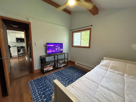 Cozy Catskills Cabin with Mountain views