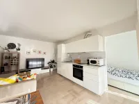 2-Room Apartment in Juan-Les-Pins, Antibes - Terrace, Close to the Beach