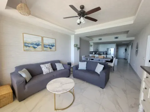 Beach front property Cozy 3-bedroom condo with WiFi, AC, in Puerto Peñasco.