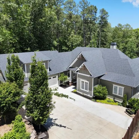 NEW LakeHome On The Water, LUXURY Sleeps 18, Pool, Dock, Beach, Close To Clemson