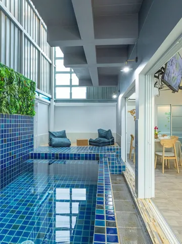 รูปภาพของวิลล่าพร้อมสระว่ายน้ำในร่มส่วนตัว ห่างจากหาดบางเทา 1.2 กม. วี135