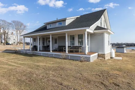 Amazing 10 Bedroom Compound on the Water with 6 Bedroom Home & 4 Studio Cottages