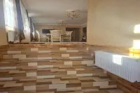 Altun villa Hotels in Zaragan