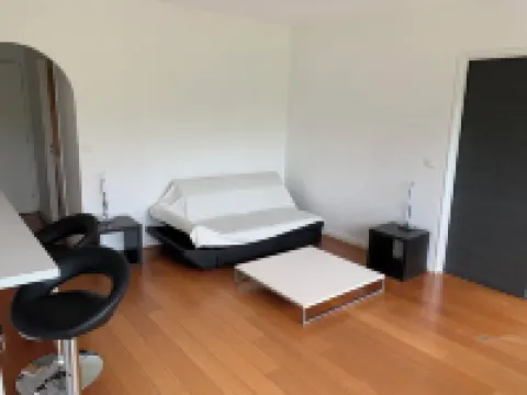 T2 apartment in Saint germain en Laye near RER station ideal for visiting Paris Hotels in Saint-Germain-en-Laye