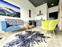 Charming chalet with WiFi in Poas. Great trails, and pools Hotels in Poas