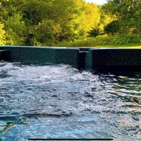 Walnut Ridge Cabin 2 Bedrooms and Hot Tub Jacuzzi