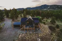 Secluded Rocky Mountain Luxury: Stunning Views & Ultimate Outdoor Escape - 4-Star