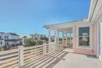 Sullivan's Island Retreat: Spacious 6BR Beach House with Ocean Views