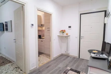 Charming Two-Bedroom Apartment in Downtown Cremona