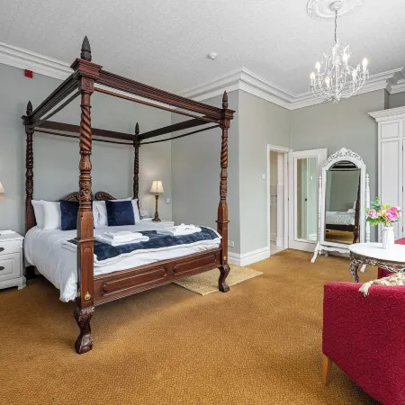 Northop Hall Hotel Отели в г. Молд