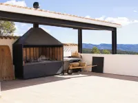 Caseta Blanca, located in the Alicante area of Onil.