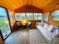 Tiny Glamping Experience with AC and access to Lake Champlain Hôtels à : Chazy