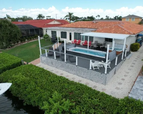 Beautiful Waterfront Home w/Access to Bay, Swim Spa Pool, Hot Tub,  Boat Dock. Hotels in Apollo Beach