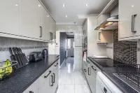 Cozy 3 Bed House in Aveley, Thurrock. Hotels in Aveley