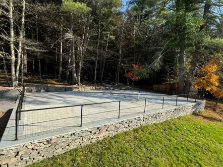 Luxury house on roaring river with its own pool