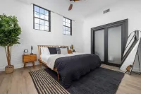 Stay in heart of Johnson City - Urban Loft