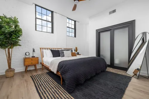 Stay in heart of Johnson City - Urban Loft