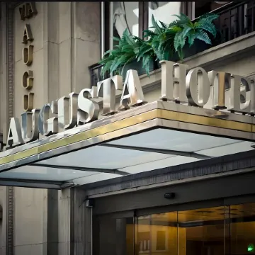 Hotel Via Augusta Отели рядом с достопримечательностью «Площадь Пласа-дель-Соль»