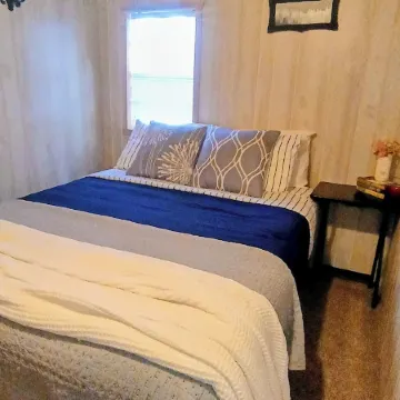 Lucky's Canoe & Kayak Cabin #3 - Caddo River Access!