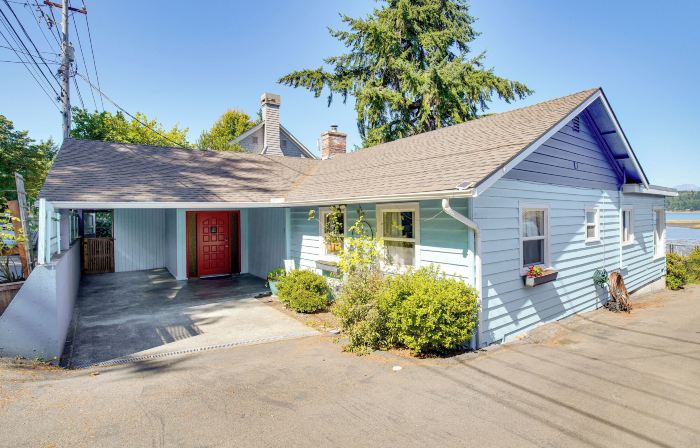 Across Water From Belfair SP: Hood Canal Cottage!