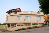 Hotel shiva Lake