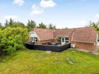 "Sylvi" - 1.7km from the Sea