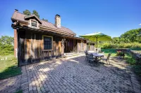 Cabin Vacation Rental ~ 8 Mi to Penn State! - 2 stelle