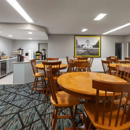 Super 8 by Wyndham Traverse City