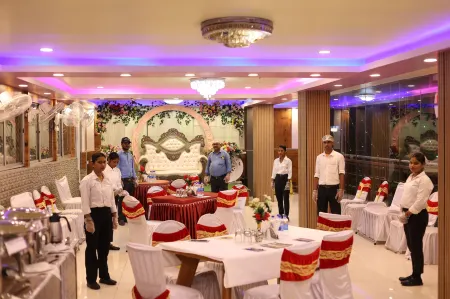 Hotel Anand LOK Отели в г. Раджгир