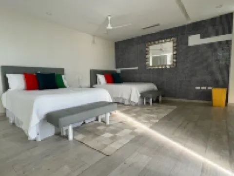 Newly Expanded! Lavish & Exclusive Beachfront Mansion. Ξενοδοχεία στην πόλη Savaneta