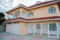 Luxurious newly constructed 4 bedroom (all en-suite) Maisonette