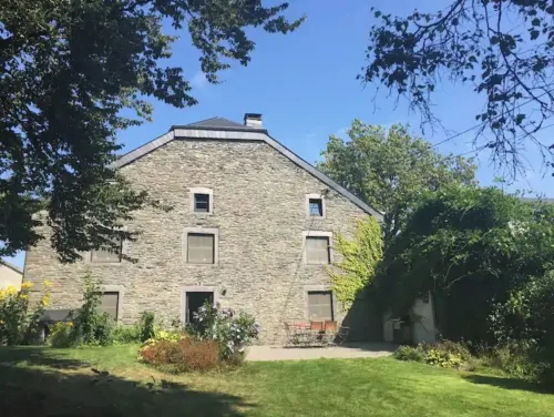 1833 Ardennes farm between Bastogne and Houffalize Hotels in Bastogne