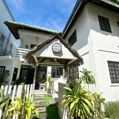 Backdoor Villa Hotels in der Nähe von Sabang Beach