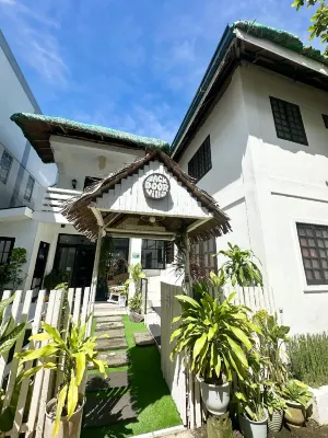 Backdoor Villa