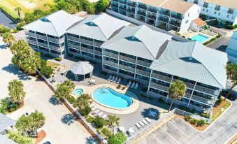 1Br/1ba, A Minutes Walk from the Beach!