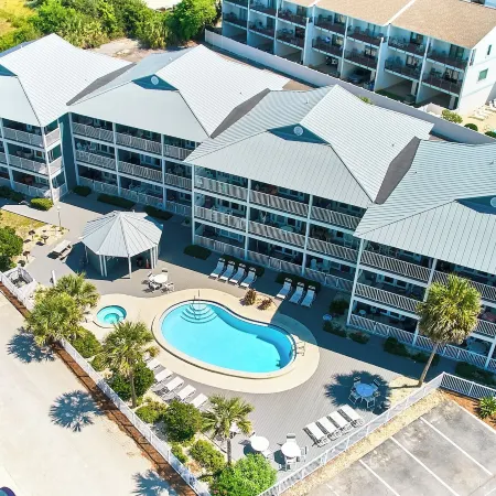 1Br/1ba, A Minutes Walk from the Beach!