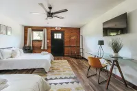 Basecamp151 Hotels in Rockfish