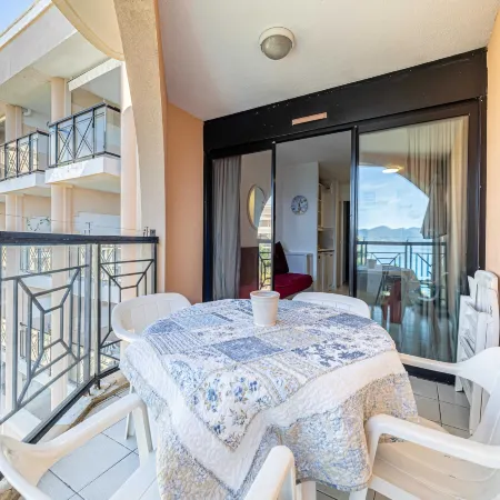Charming Flat with Sea View - 1Br - 2P - Bocca