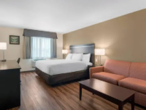 Econo Lodge Inn & Suites Hotels in Springfield