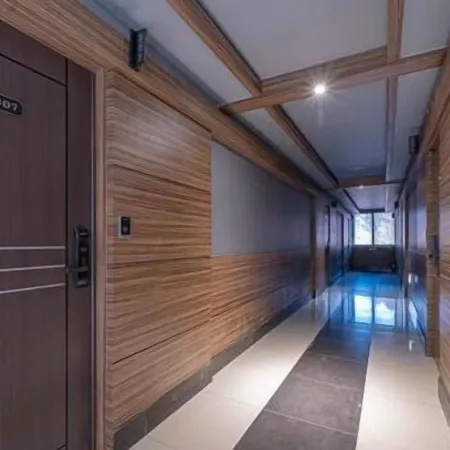 ZZAM Hotel Отели рядом с достопримечательностью «Королевская гробница Чогёндан»